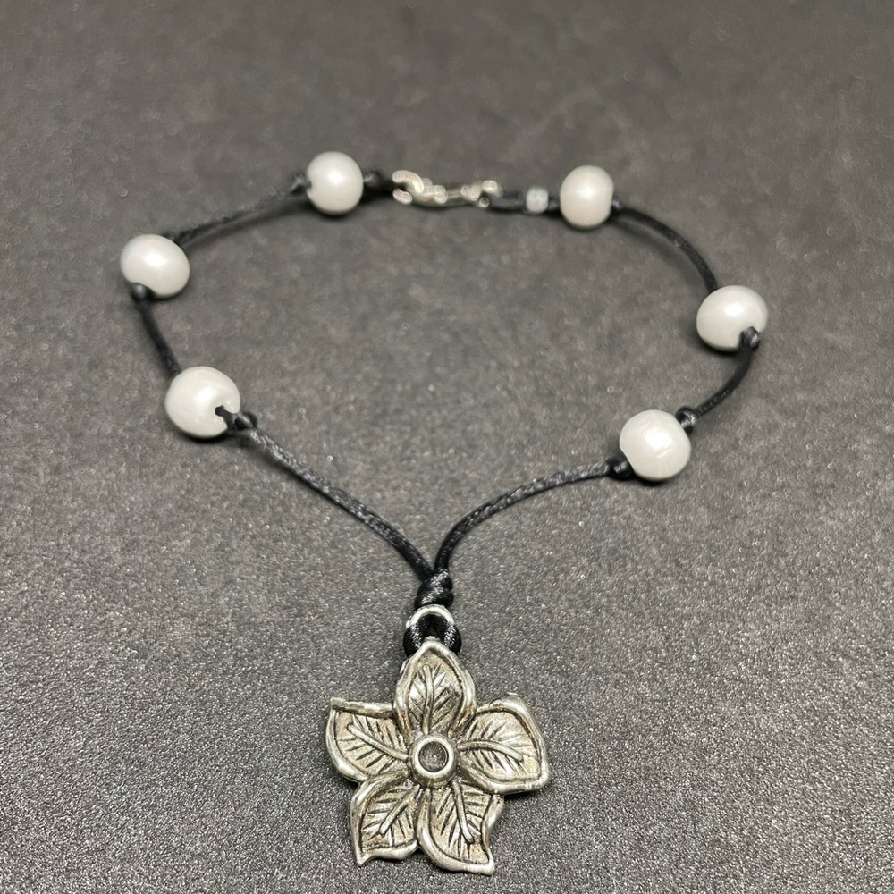 Flowered beaded anklet